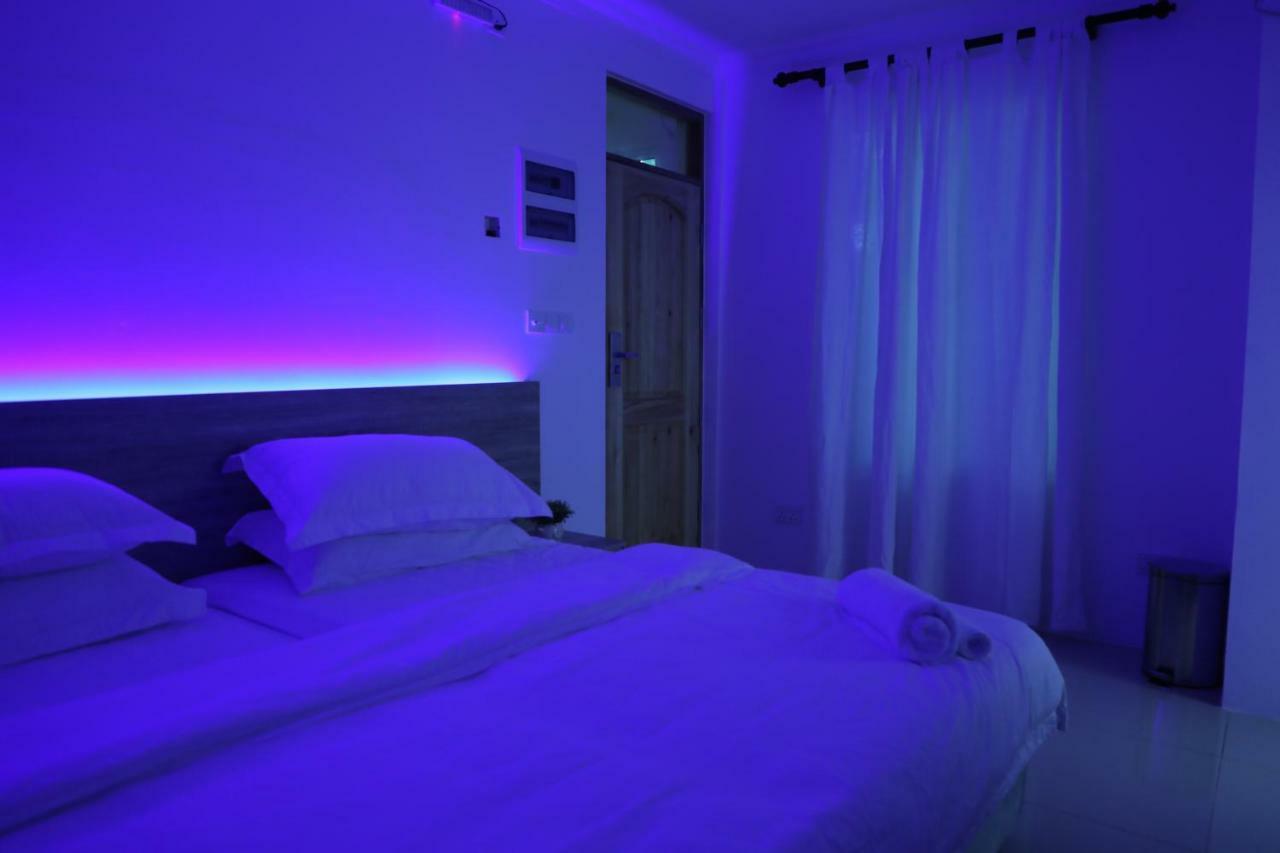 Moodhu Surf House Hotel Himmafushi Exterior photo